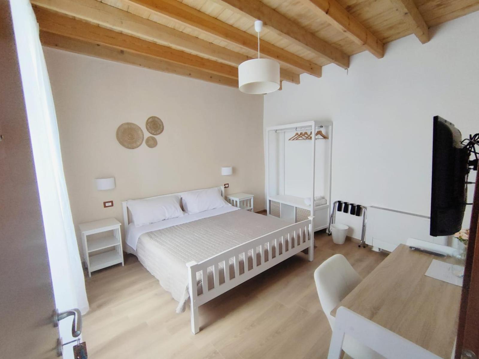 Donna Raffaela Bed & Breakfast แตร์เตนิอา ภายนอก รูปภาพ
